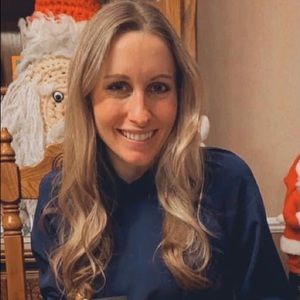 Meet your Posher, Alexis